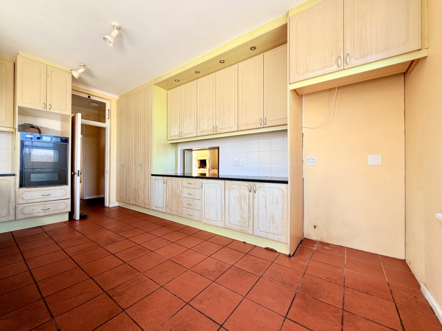 4 Bedroom Property for Sale in Voelklip Western Cape
